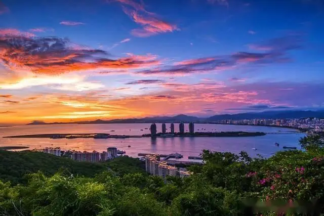 三亚旅游必打卡景点_三亚精品免费观看mv视频软件_三亚海滨风光景点推荐